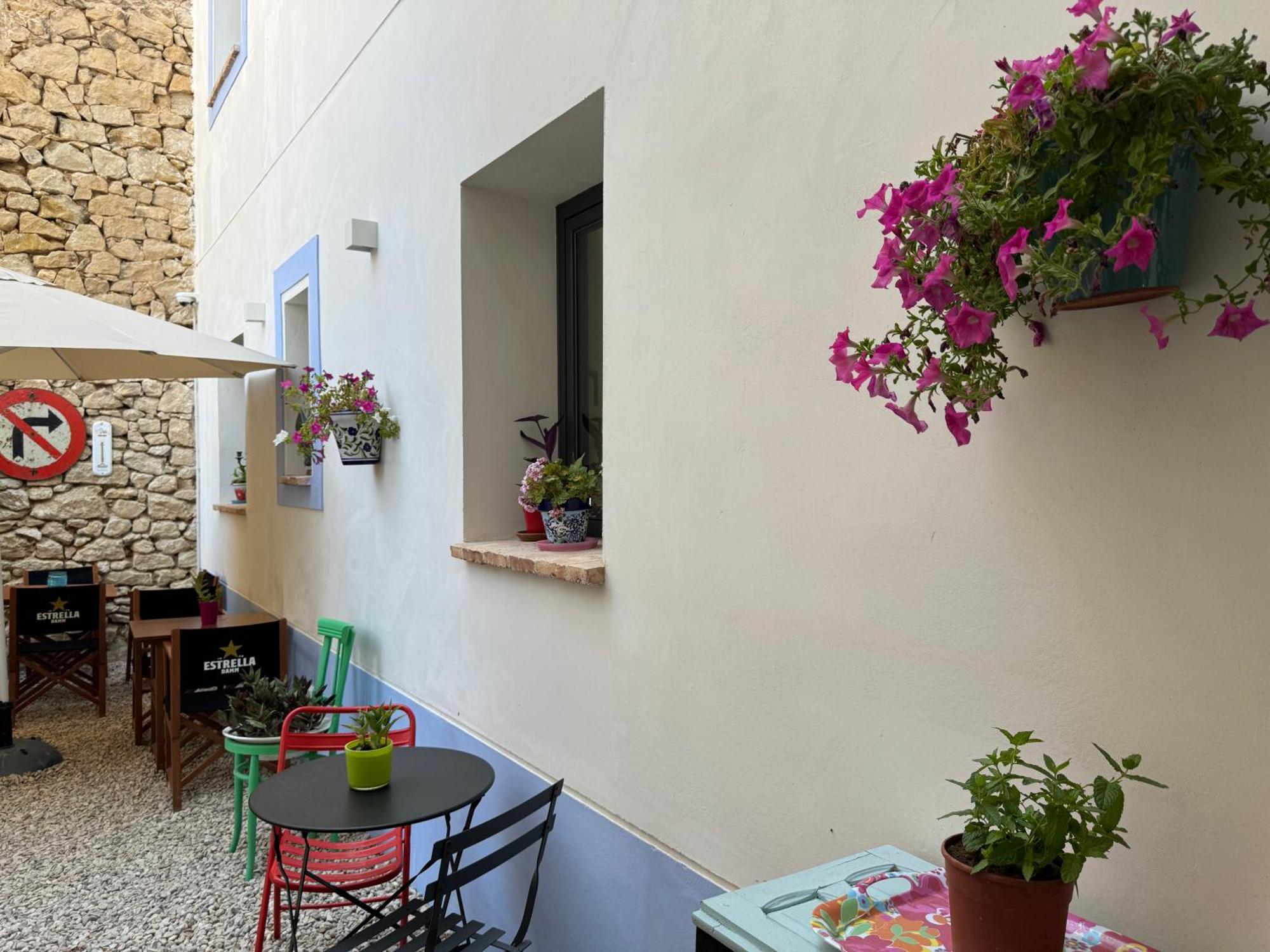 Casa Don Pelayo Boutique Apartments & Cafe Valderrobres Eksteriør billede